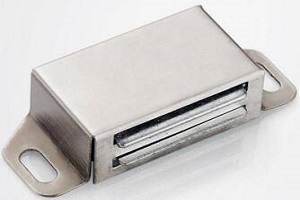 家具五金配件:磁碰